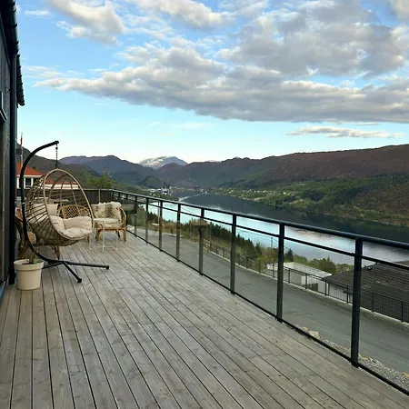 Architect-designed In The Heart Of Sunnmore Feriehus Larsnes