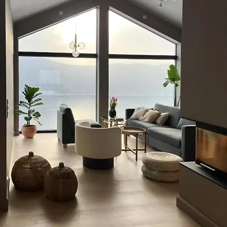 Architect-designed In The Heart Of Sunnmore *