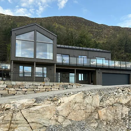 Architect-designed In The Heart Of Sunnmore Larsnes